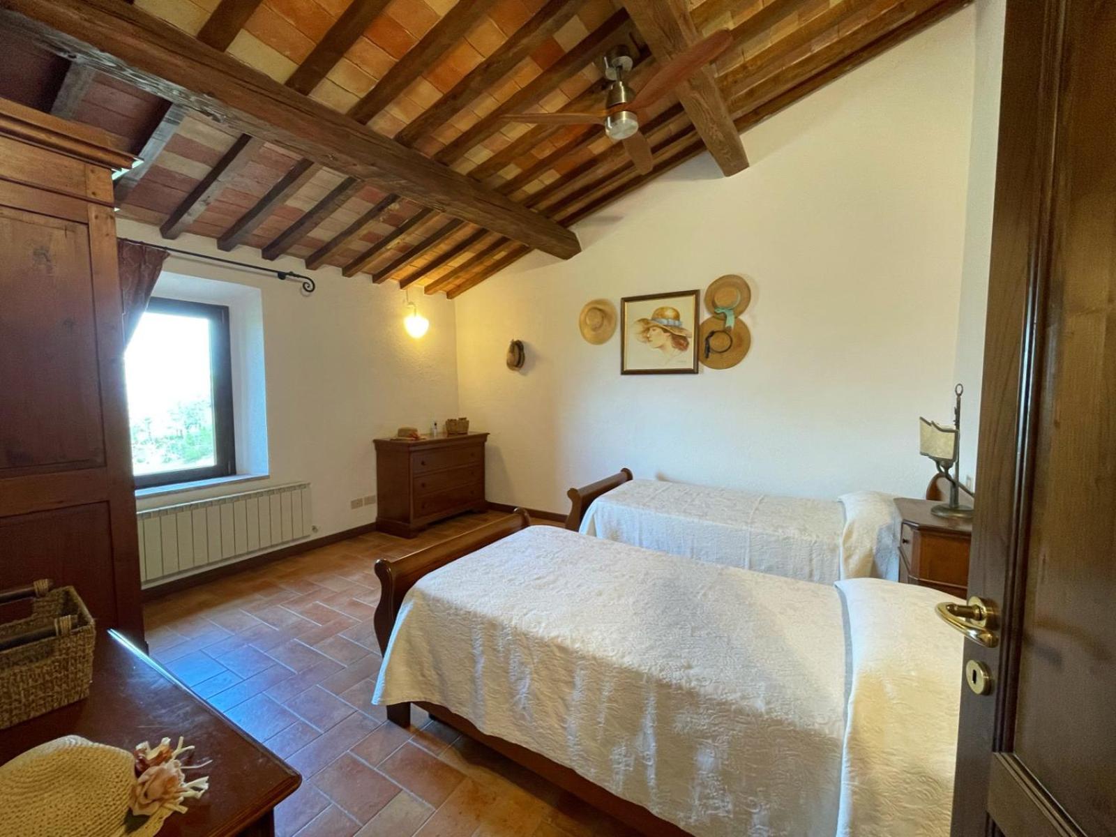Borgo Poggio Bianco Villa Сартеано Стая снимка